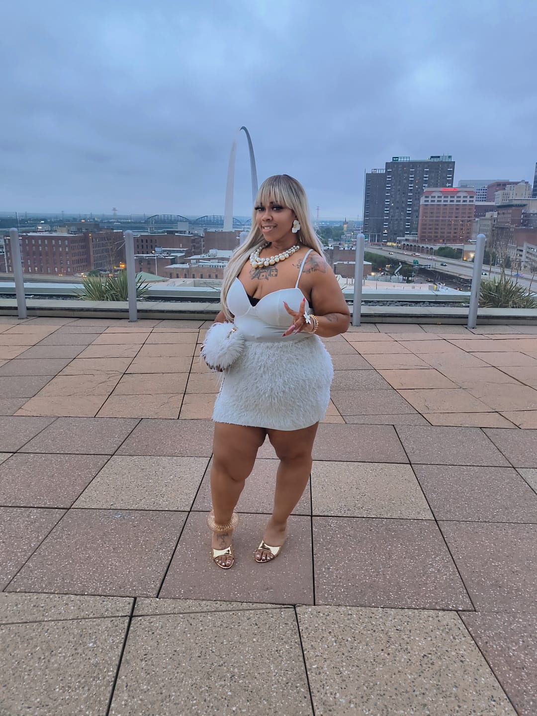 Customer photo review of Outre Wigpop Style Selects Full Wig - KONNOR