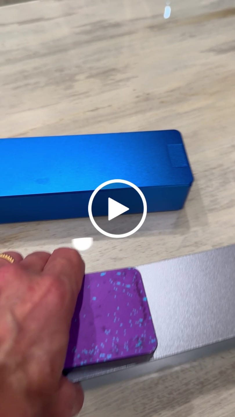 Customer video review of Weekly Case