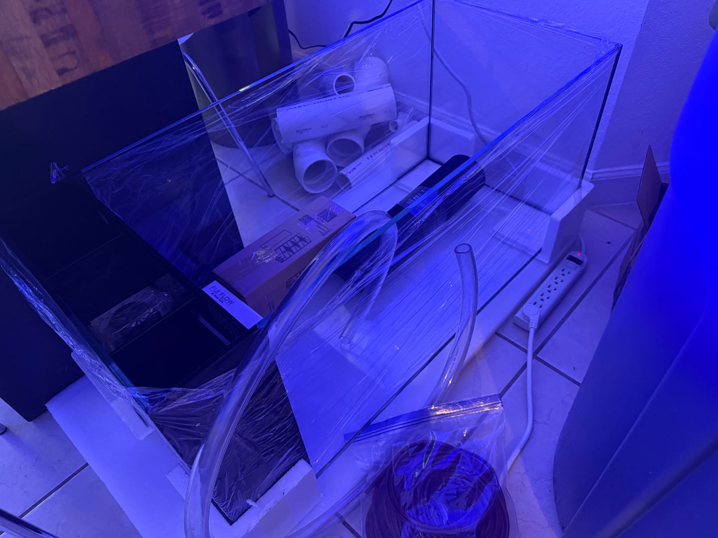 Customer photo review of Fiji Cube 38 Gallon Peninsula Rimless AIO Glass Nano Tank - PRO Series