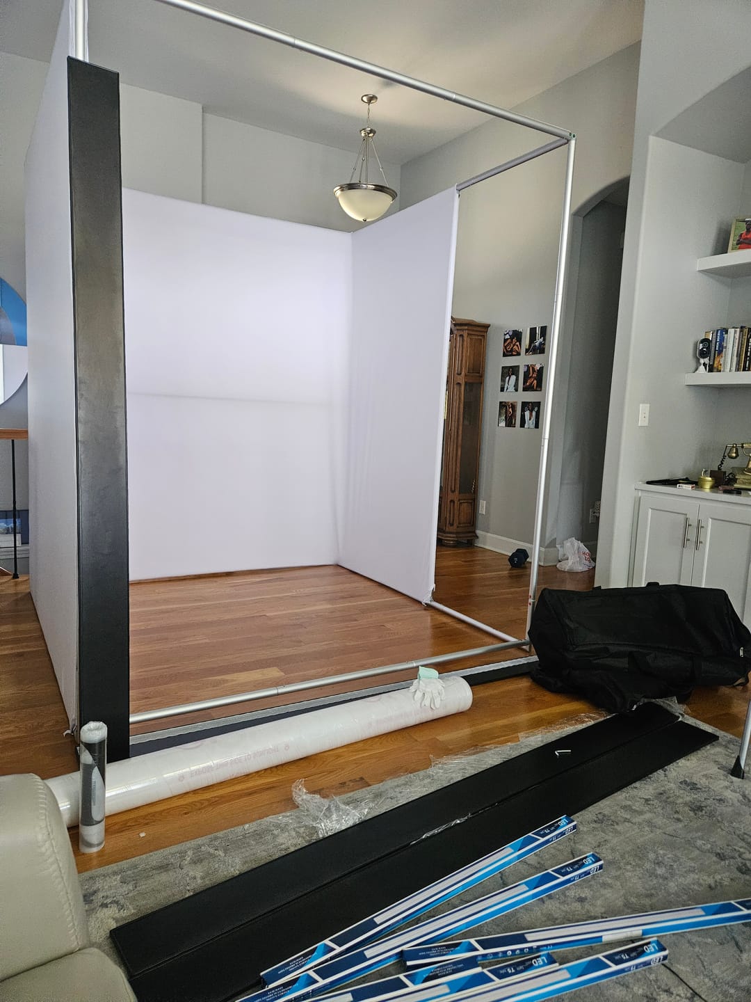Customer photo review of 6.5x7.5ft Magazine Photo Booth Party Photo Box