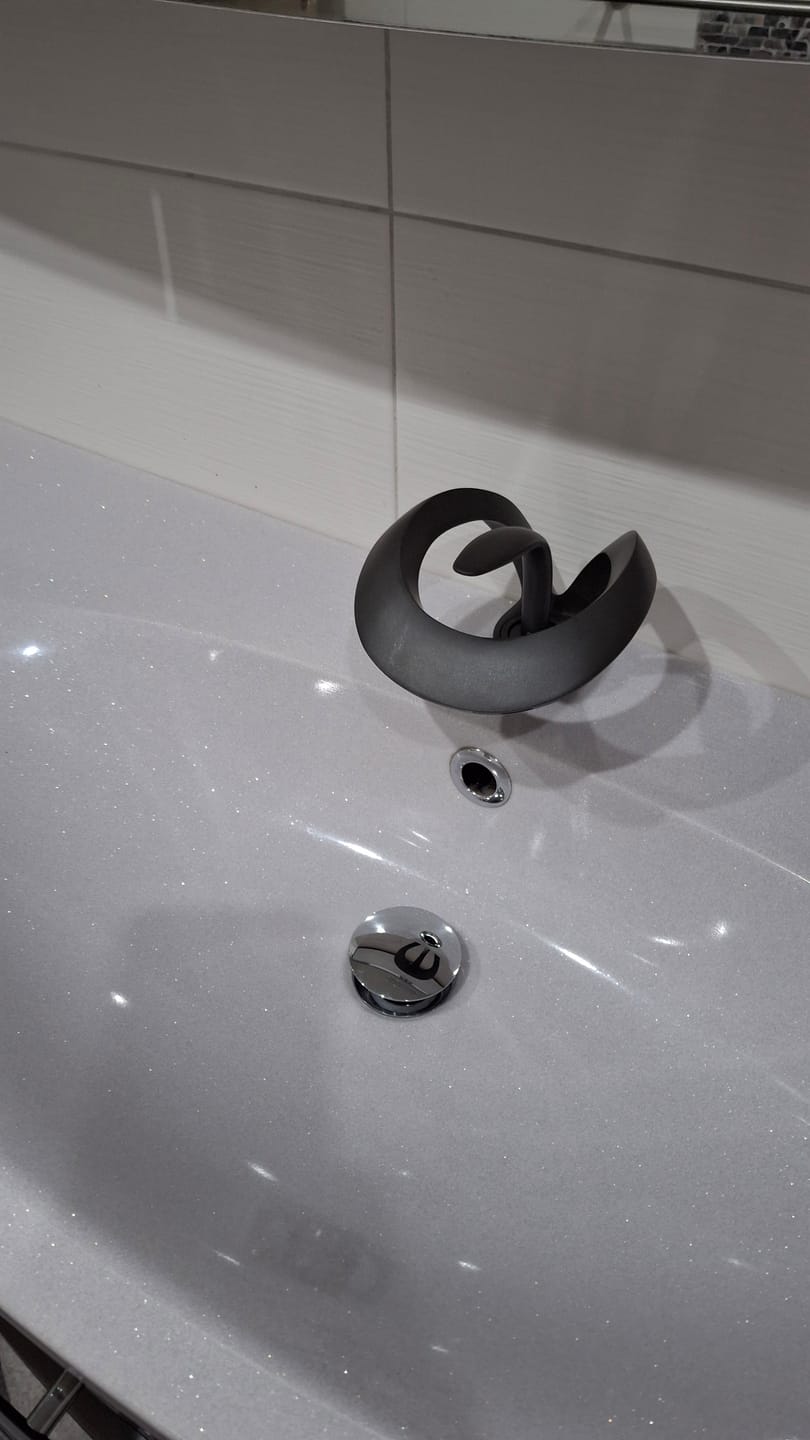 Customer photo review of AquaGleam - Badezimmer-Waschbeckenarmatur Minimalistischer Stil