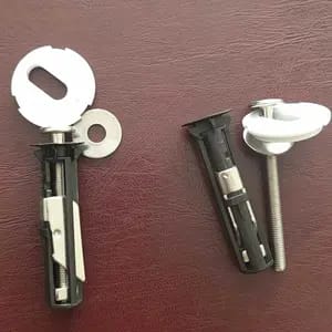 Customer photo review of Installazione Facile Kit Bulloni Universali per Sedile WC
