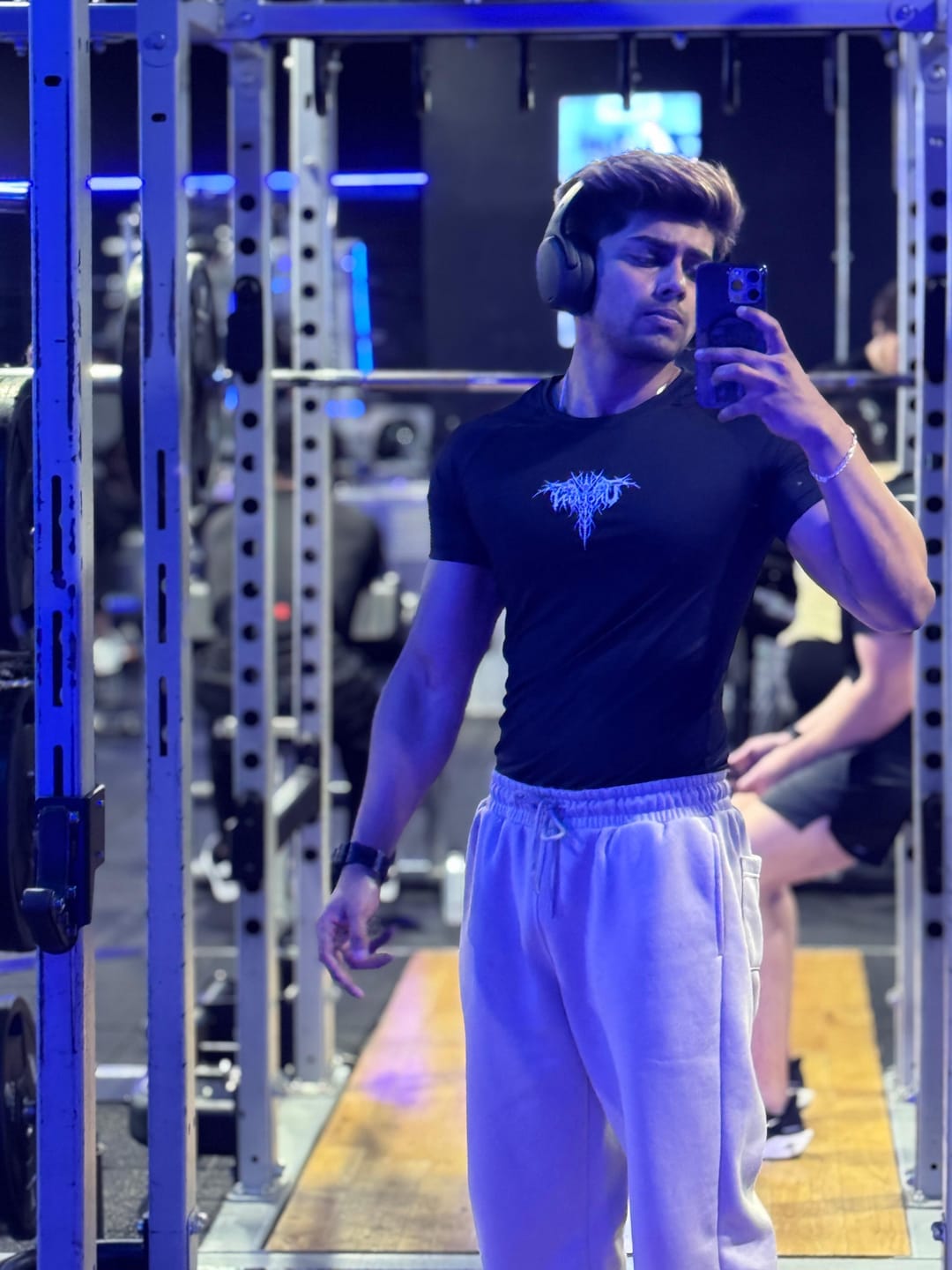 Customer photo review of UC045 Venom Compression Tee - Black/Red