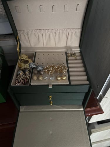 Customer photo review of Drawer Jewelry Box – Three Layer Leather Lockable Case