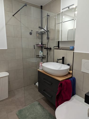 Customer photo review of SONNI Begehbare Dusche Duschabtrennung Duschwand 10mm Schwarz Duschabtrennung Duschkabine Nano ESG 80-140cm