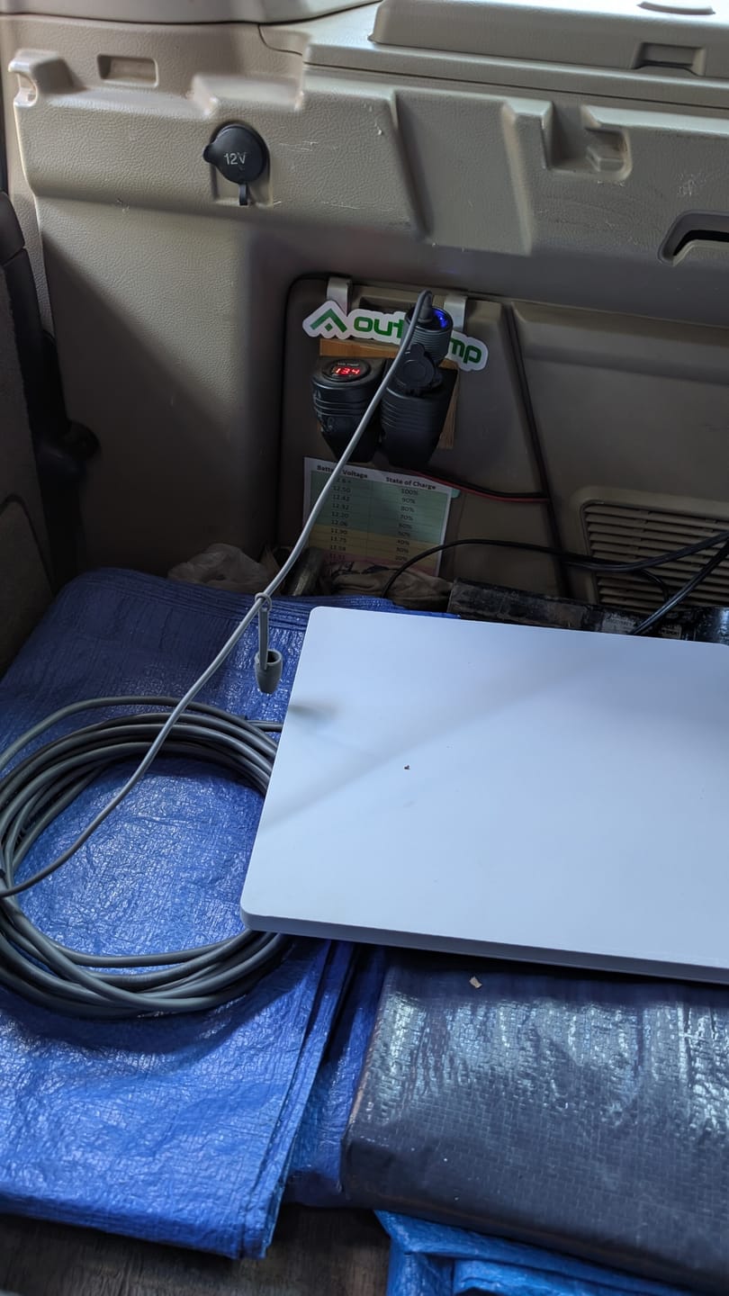 Customer photo review of Starlink Mini 2-in-1 Car Adapter - 135W DC Step-Up + USB-C PD 45W | 12V Cigarette Lighter