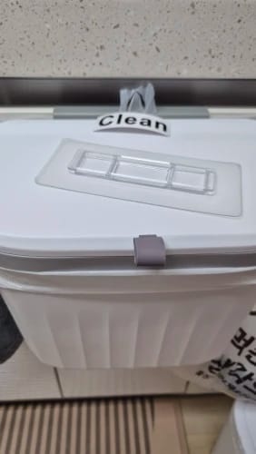Customer photo review of Wall Mounted Trash Can – 12L Hanging Bin for Kitchen Cabinets