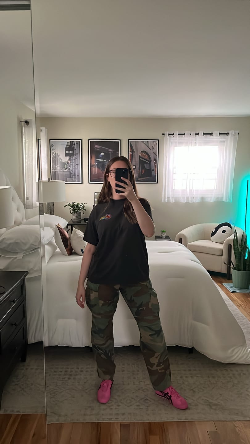 Customer photo review of Vintage 90s Camo Military Cargo Pants (30x30.5)