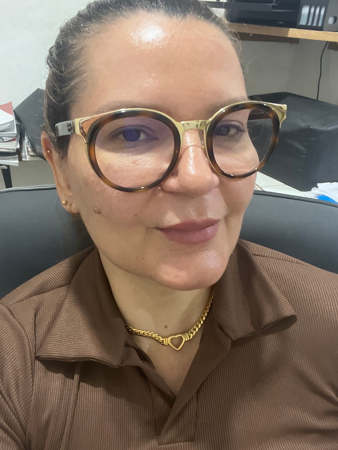 Customer photo review of Colar Gargantilha Coração Minimalista Banhado em Ouro 18K