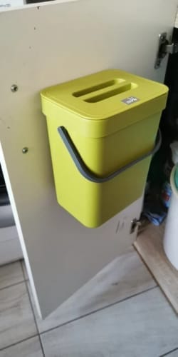 Customer photo review of Quiet Close Trash Can – Space-Saving Sealed Kitchen Bin