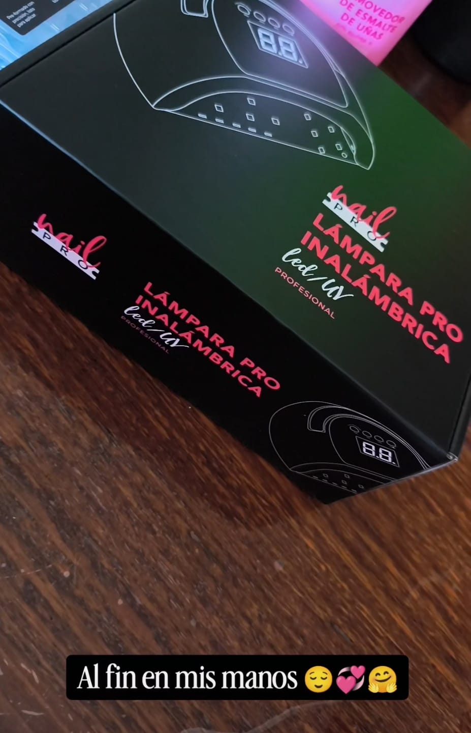 Customer photo review of Nail Pro Lámpara Pro 80W LED/UV Inalámbrica