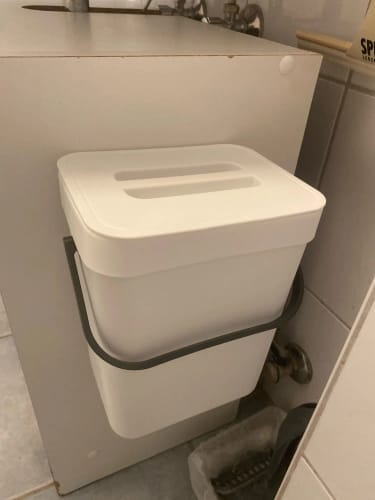 Customer photo review of Quiet Close Trash Can – Space-Saving Sealed Kitchen Bin