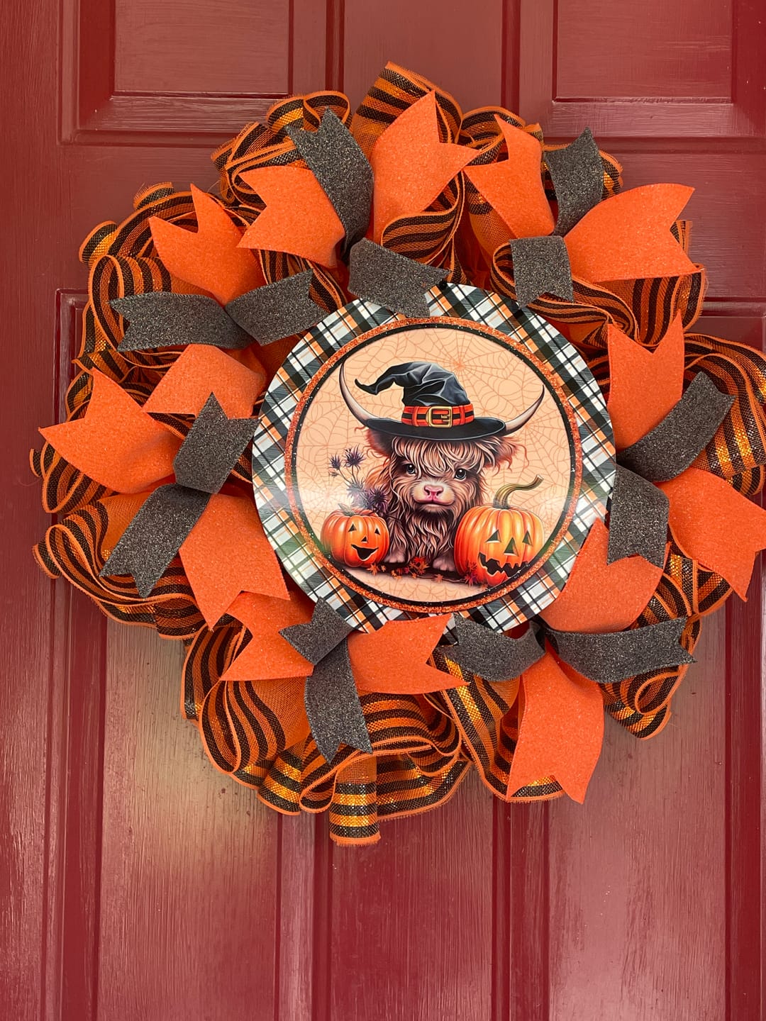Customer photo review of Halloween Sign, Highland Cow Cute Halloween Sign, DECOE-4614, Sign For Wreath, 10" Round Metal Sign