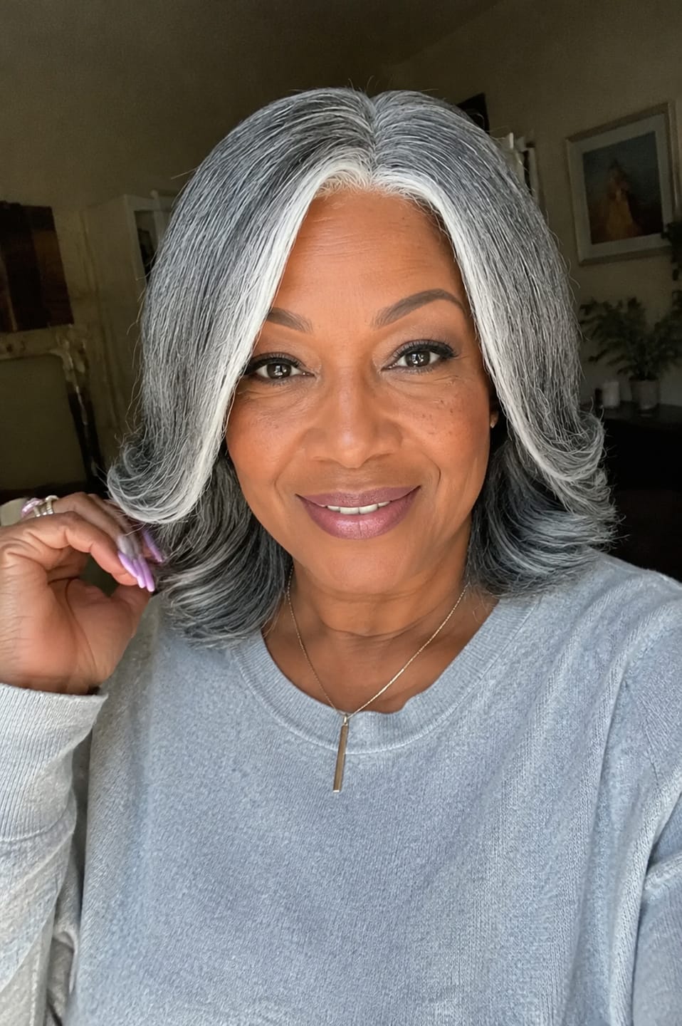 Customer photo review of Luvwin 5x5 Salt And Pepper Money Piece Wave Glueless Gray Wig