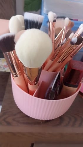 Customer photo review of Rotating Makeup Storage – 360° Desktop Cosmetic Organizer