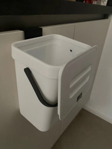 Customer photo review of Quiet Close Trash Can – Space-Saving Sealed Kitchen Bin