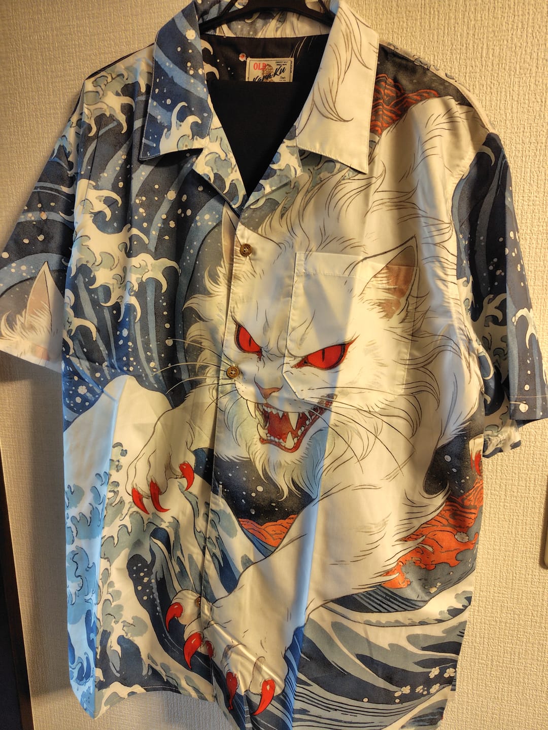 Customer photo review of 「沖浪裏・踏波化け猫」前後アシンメトリープリントオープンカラーシャツ