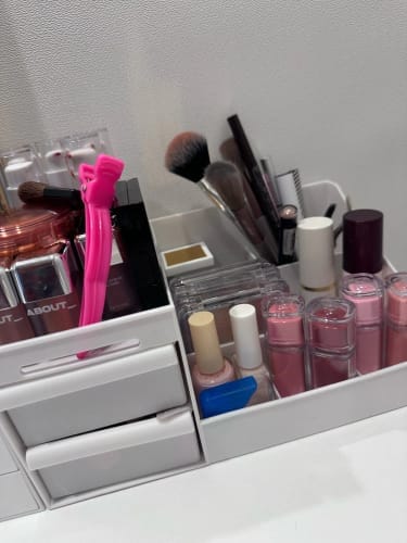 Customer photo review of Makeup Storage Drawer – Plastic Desktop Cosmetics Shelf