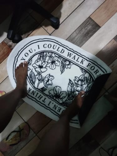 Customer photo review of Non-Slip Bath Mat - Floral Plush Absorbent Rug