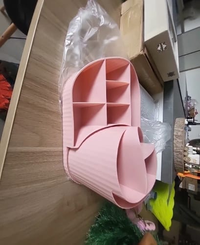 Customer photo review of Vanity Makeup Organizer – Rotating Brush Holder for Skincare