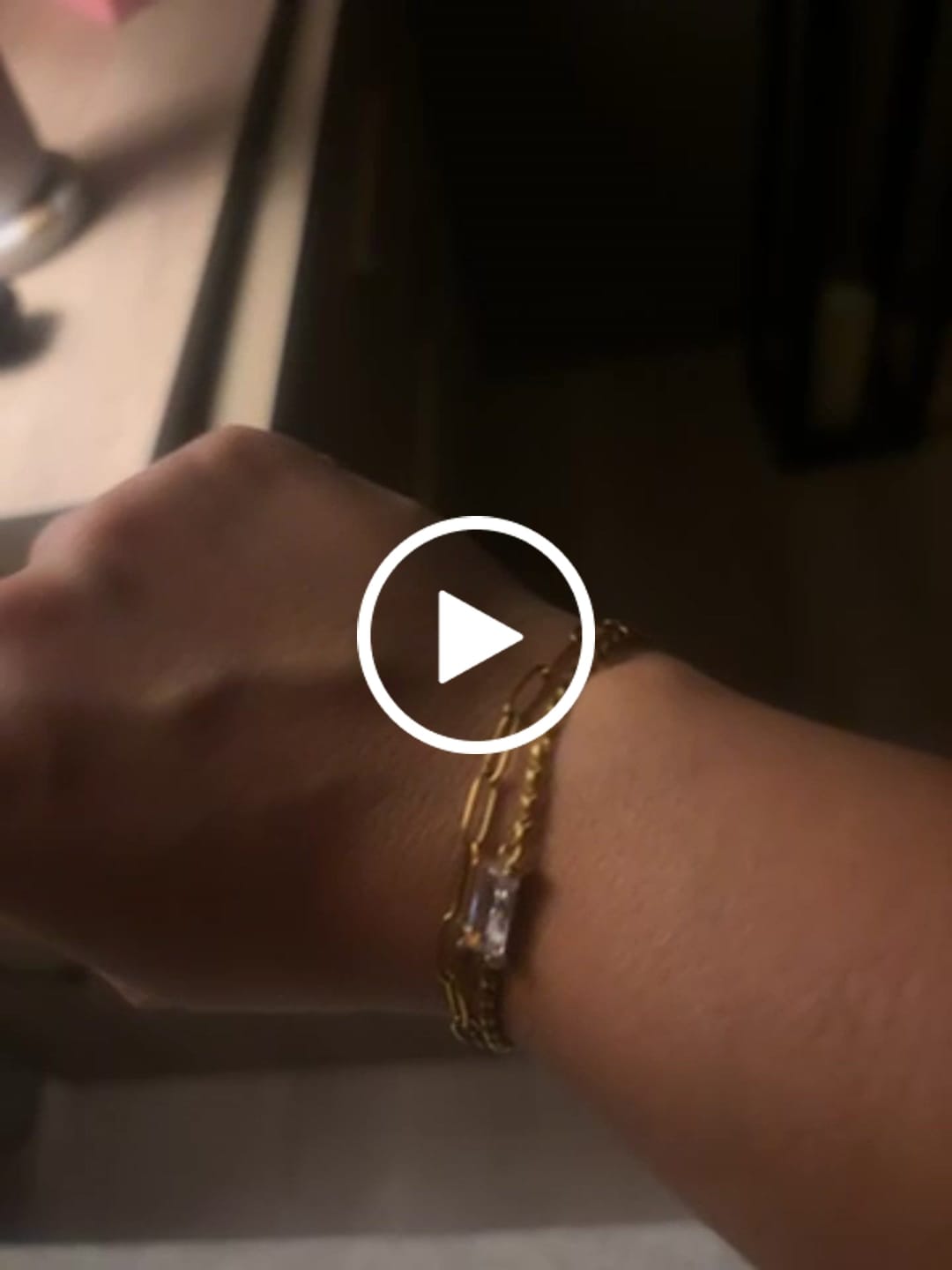 Customer video review of Aura Initial Necklace (Bundle)