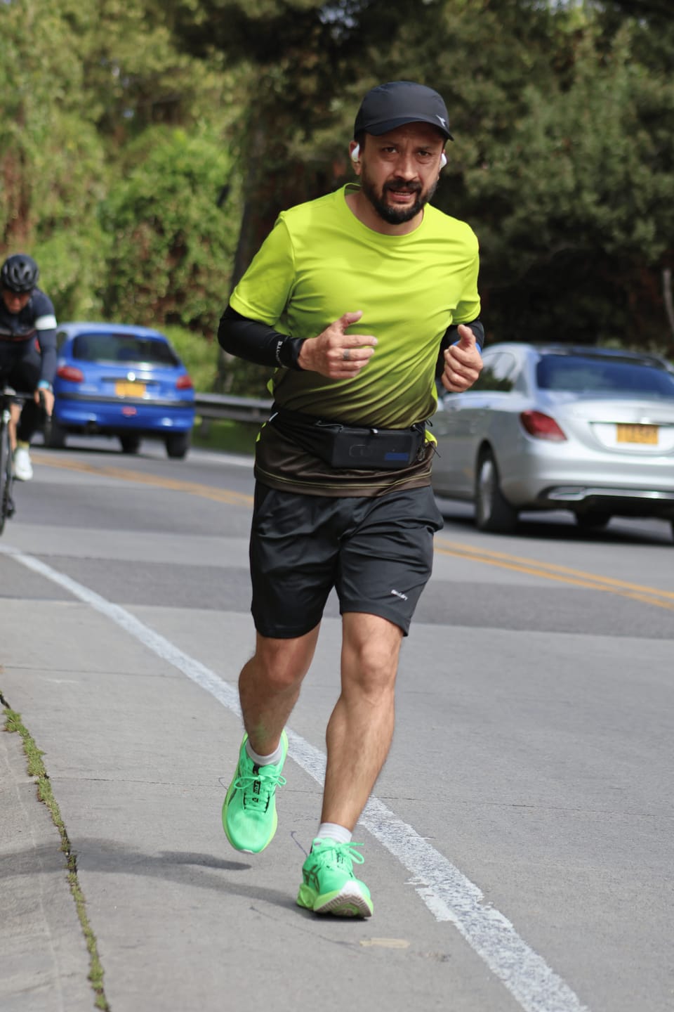 Customer photo review of Asics Novablast 5 Hombre Vital Green