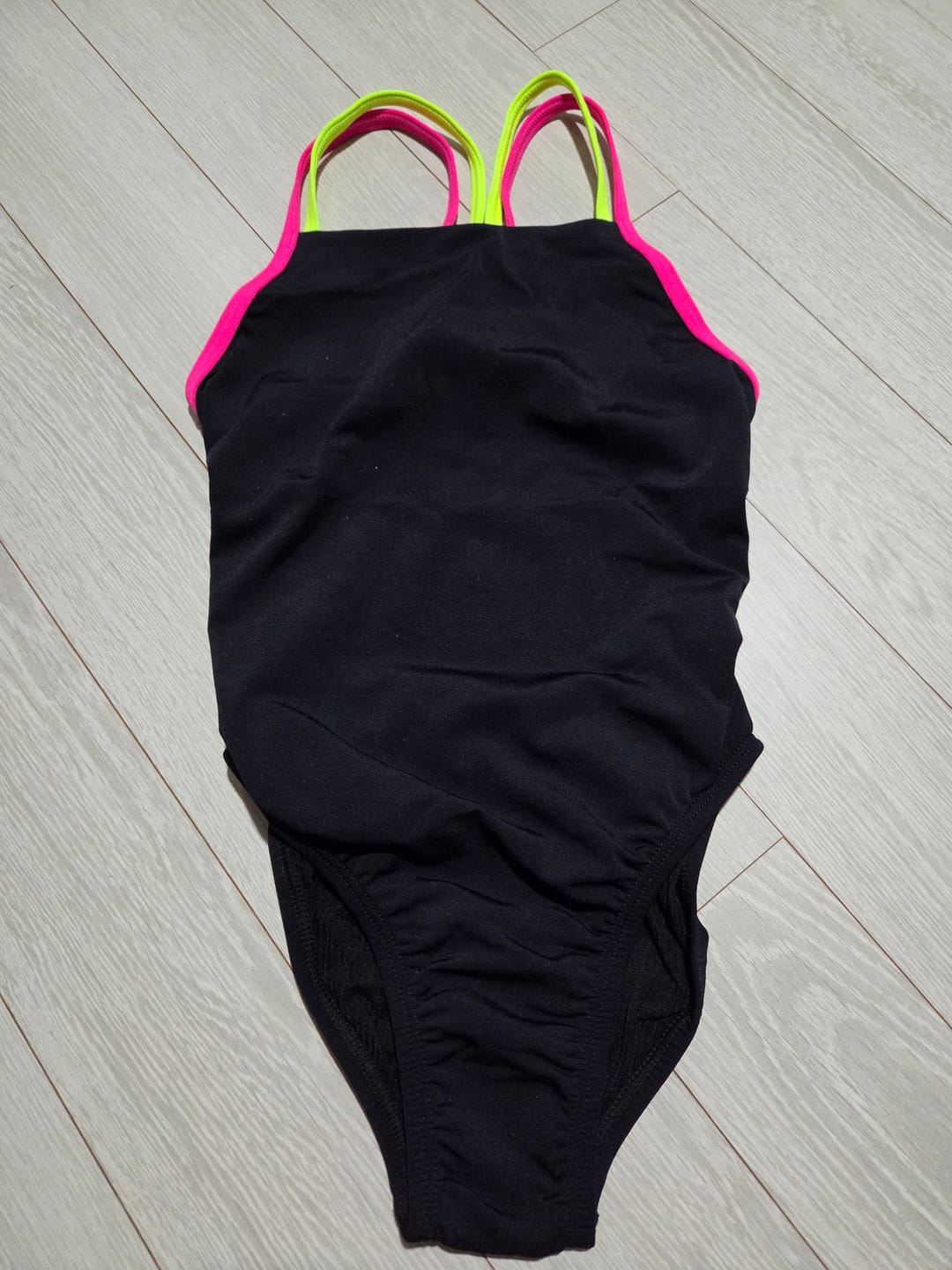 Customer photo review of APSLEY ONE PIECE - Black|Pink Sorbet|Rave