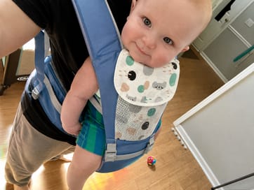 Customer photo review of 2-In-1 Hip Seat Carrier