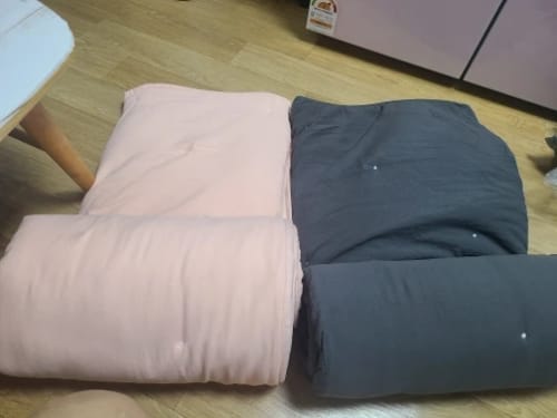 Customer photo review of Hotel Style Comforter – Lightweight Fluffy Winter Quilt