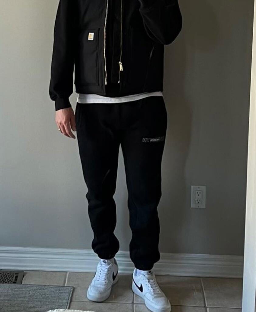 Customer photo review of UC06 Refresh Joggers - Black