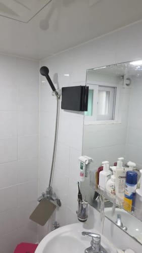 Customer photo review of Trifold Makeup Mirror – 360° Adjustable Travel Vanity Mirror