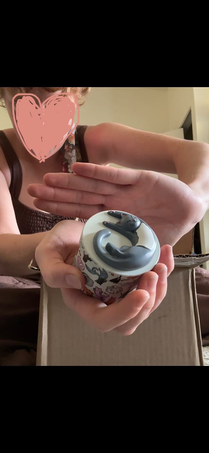 Customer photo review of COZY CAT GRINDER