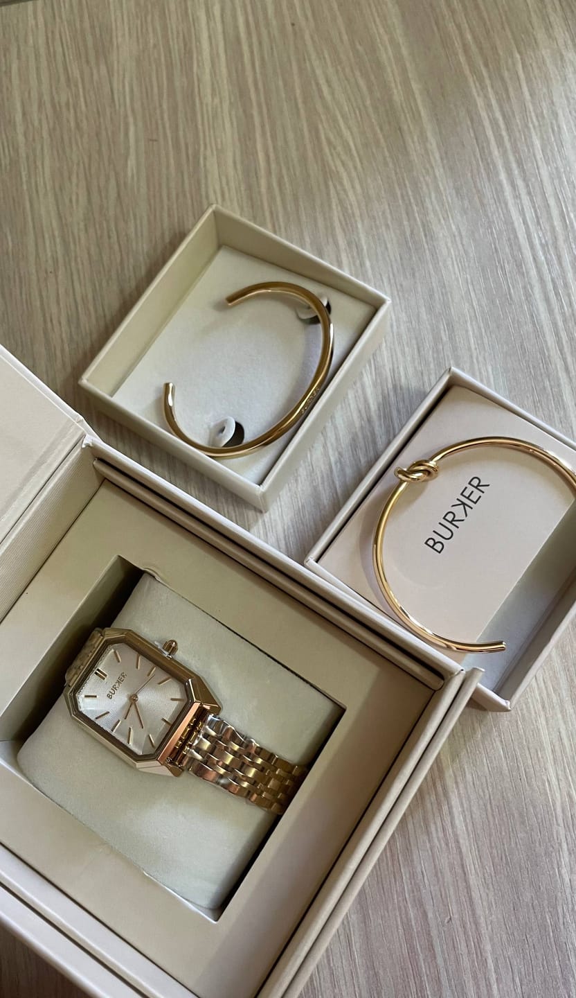 Customer photo review of Eternity Gold Bracelet