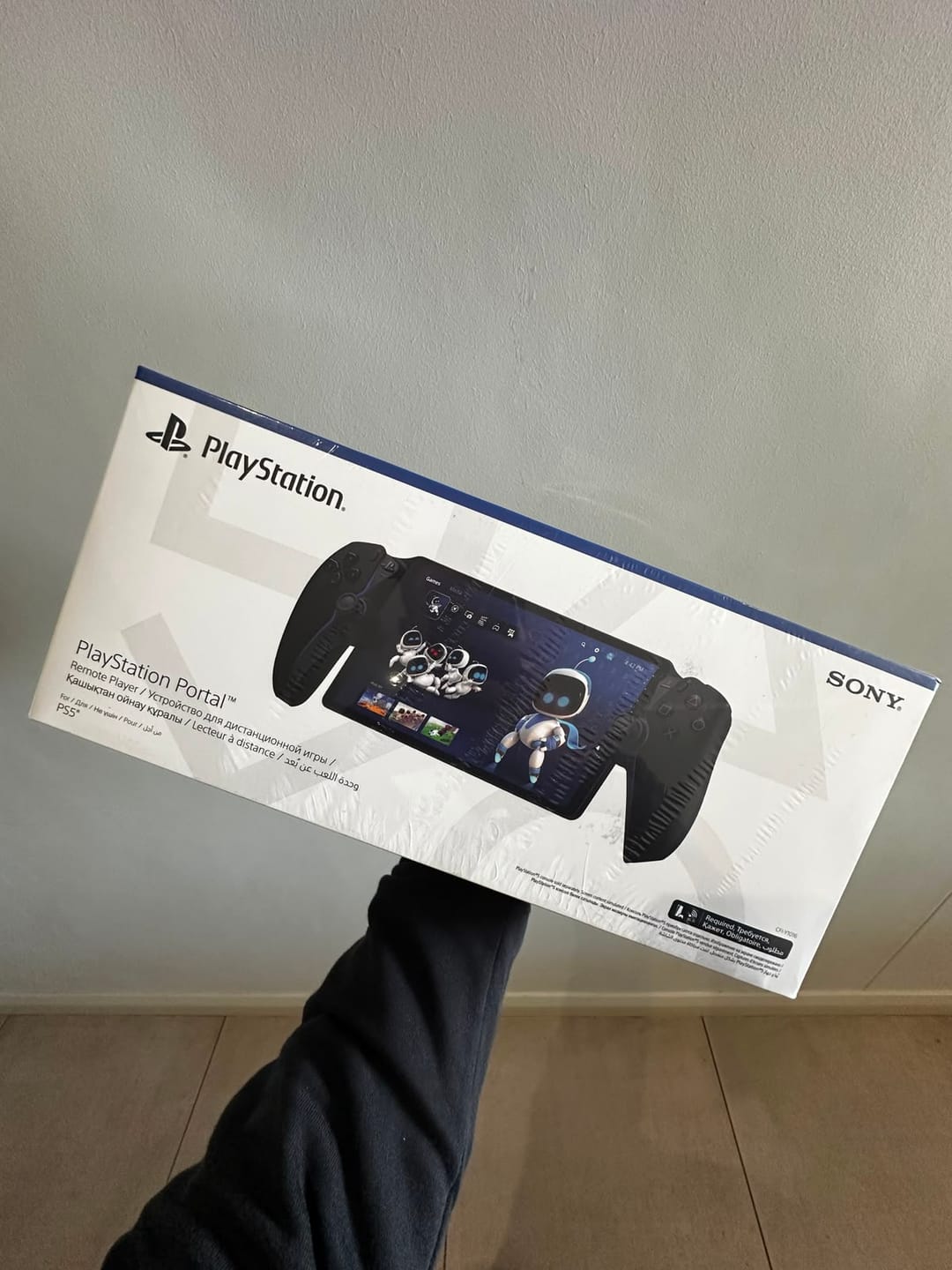 Customer photo review of PlayStation Portal Remote Player - Midnight Black + Rigid Carry Pouch