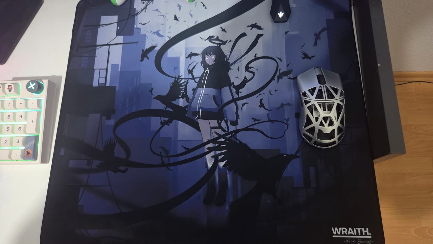 Customer photo review of Wraith Ace Series [Ravenfall] Limited Edition Poron Mousepad