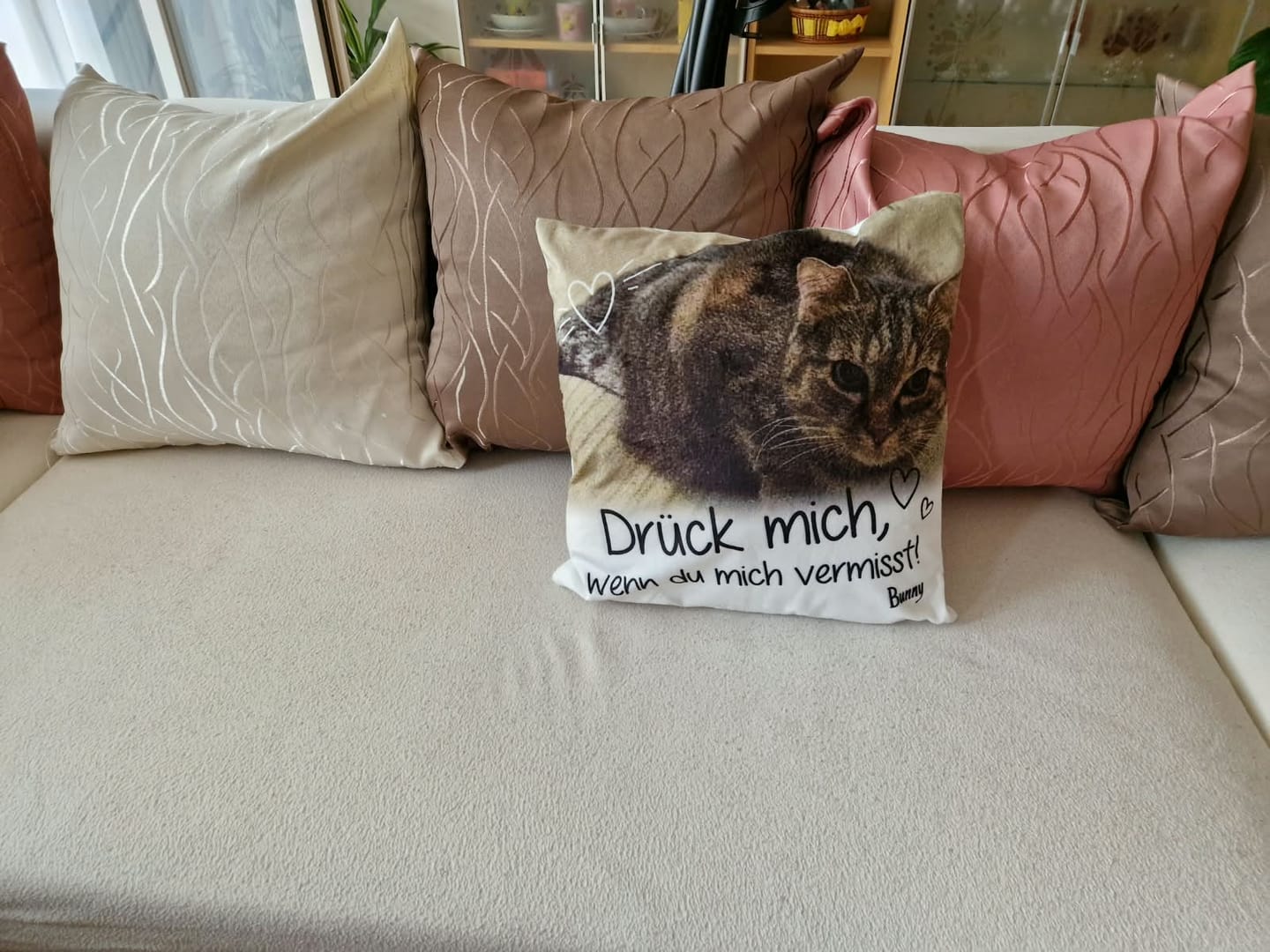 Customer photo review of Personalisiertes Kissen - Drück mich, wenn du mich vermisst