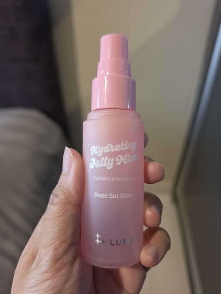 Customer photo review of Rose Set Glow Hydrating Jelly Mist