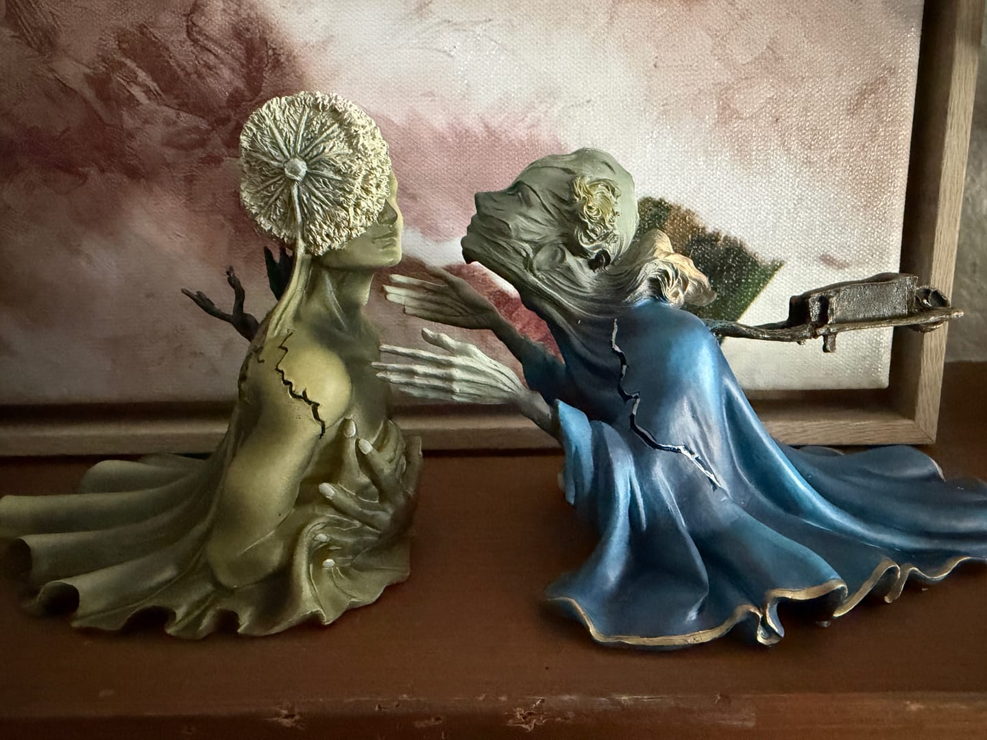 Customer photo review of Dalí Tristan and Isolde Sculpture – Surreal Couple from Mad Tristan