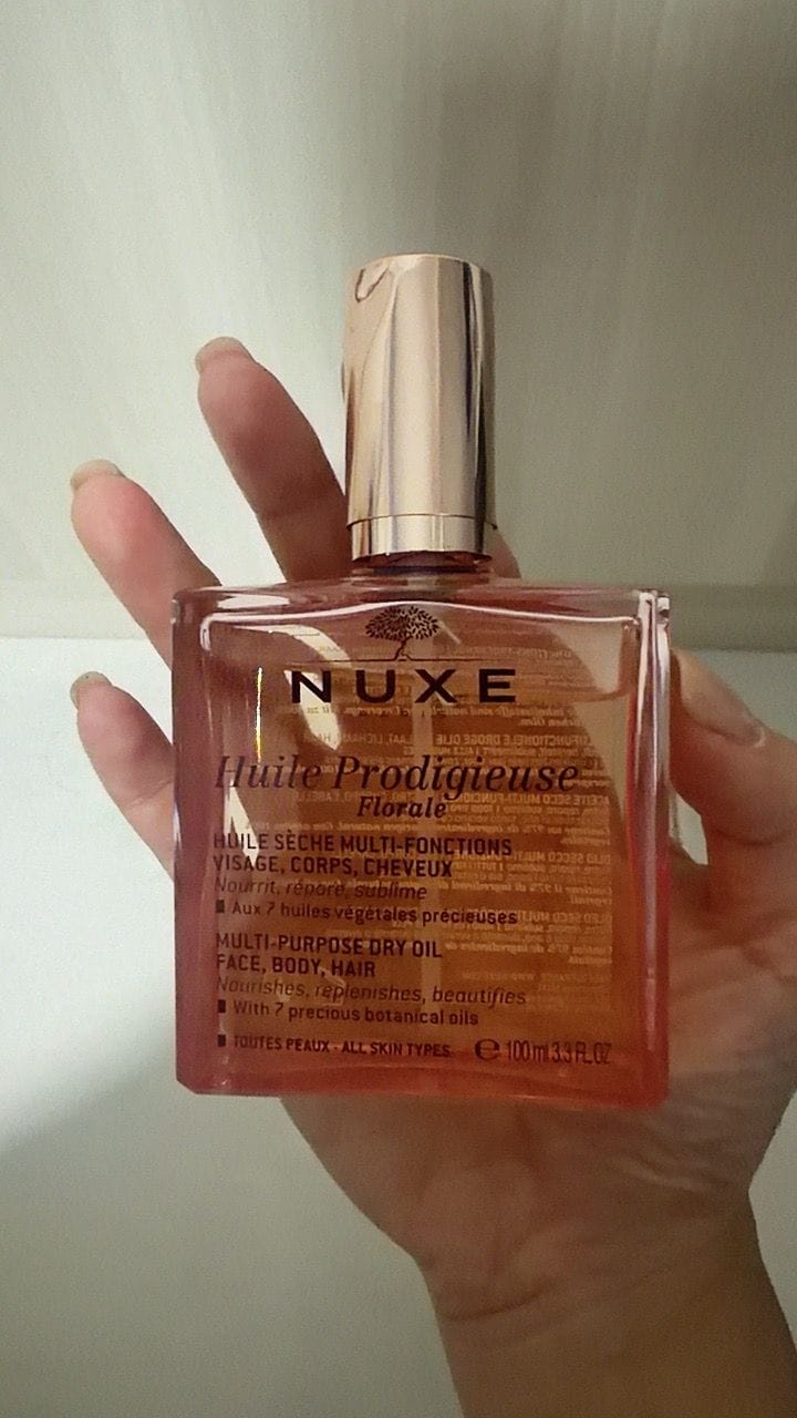 Customer photo review of Nuxe Huile Prodigieuse Multi Usage Dry Oil/ Shimmering Dry Oil/ Florale Multi-Purpose Dry Oil/ Neroli Multi-Purpose Dry Oil 100ml