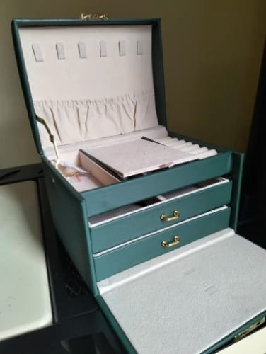 Customer photo review of Drawer Jewelry Box – Three Layer Leather Lockable Case