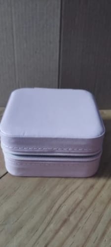 Customer photo review of Small Jewelry Box – Macaroon Style Travel Case for Studs & Rings