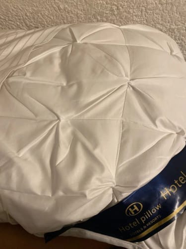 Customer photo review of Hotel Pillow – 5-Star Three-Dimensional Sleeping Pillow