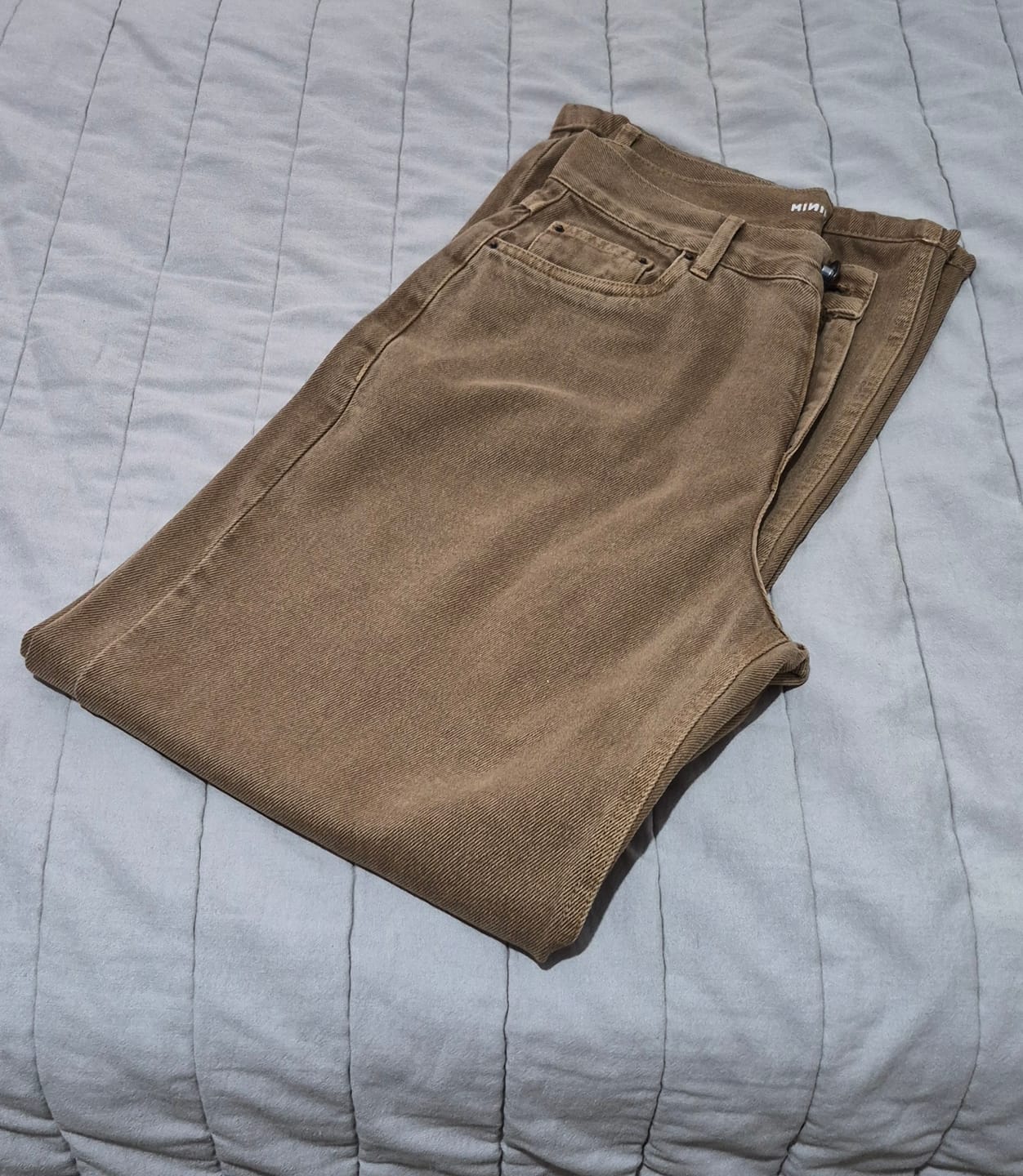 Customer photo review of Calça Jeans Wide Leg Buriti Marrom Claro