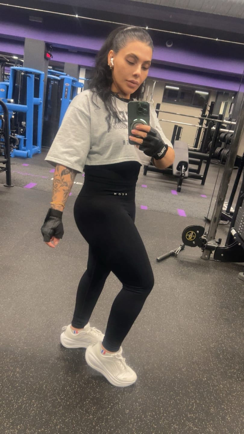 Customer photo review of SIGNATURE SEAMLESS LEGGINGS