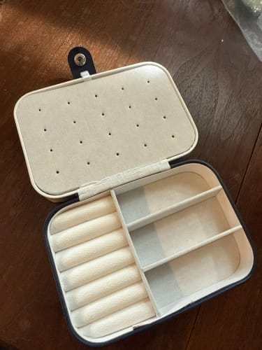 Customer photo review of Mini Jewelry Box – Velvet Lined Travel Case for Rings & Earrings