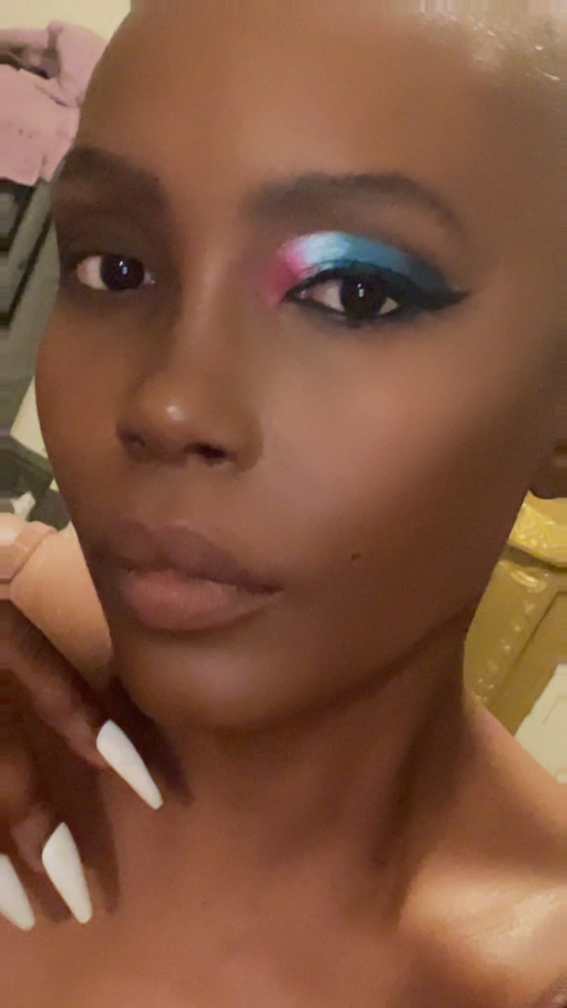Customer photo review of Rumour Eye Base