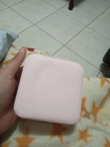 Customer photo review of Small Jewelry Box – Macaroon Style Travel Case for Studs & Rings