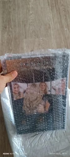 Customer photo review of Trifold Makeup Mirror – 360° Adjustable Travel Vanity Mirror