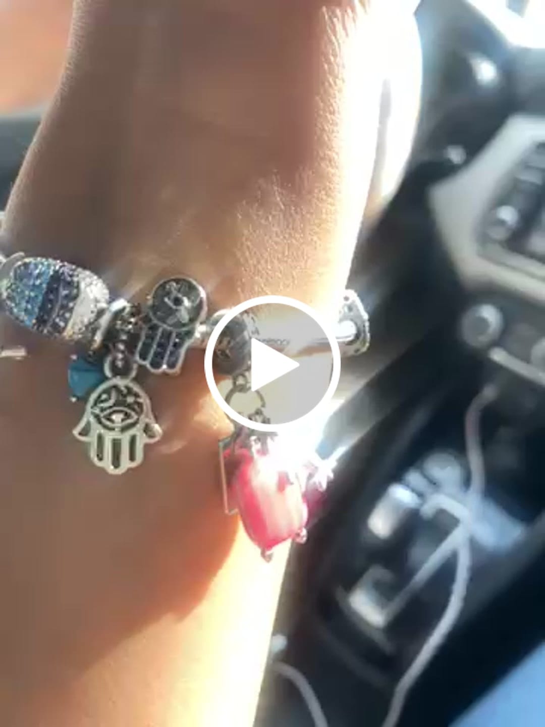 Customer video review of Mamá Elefante