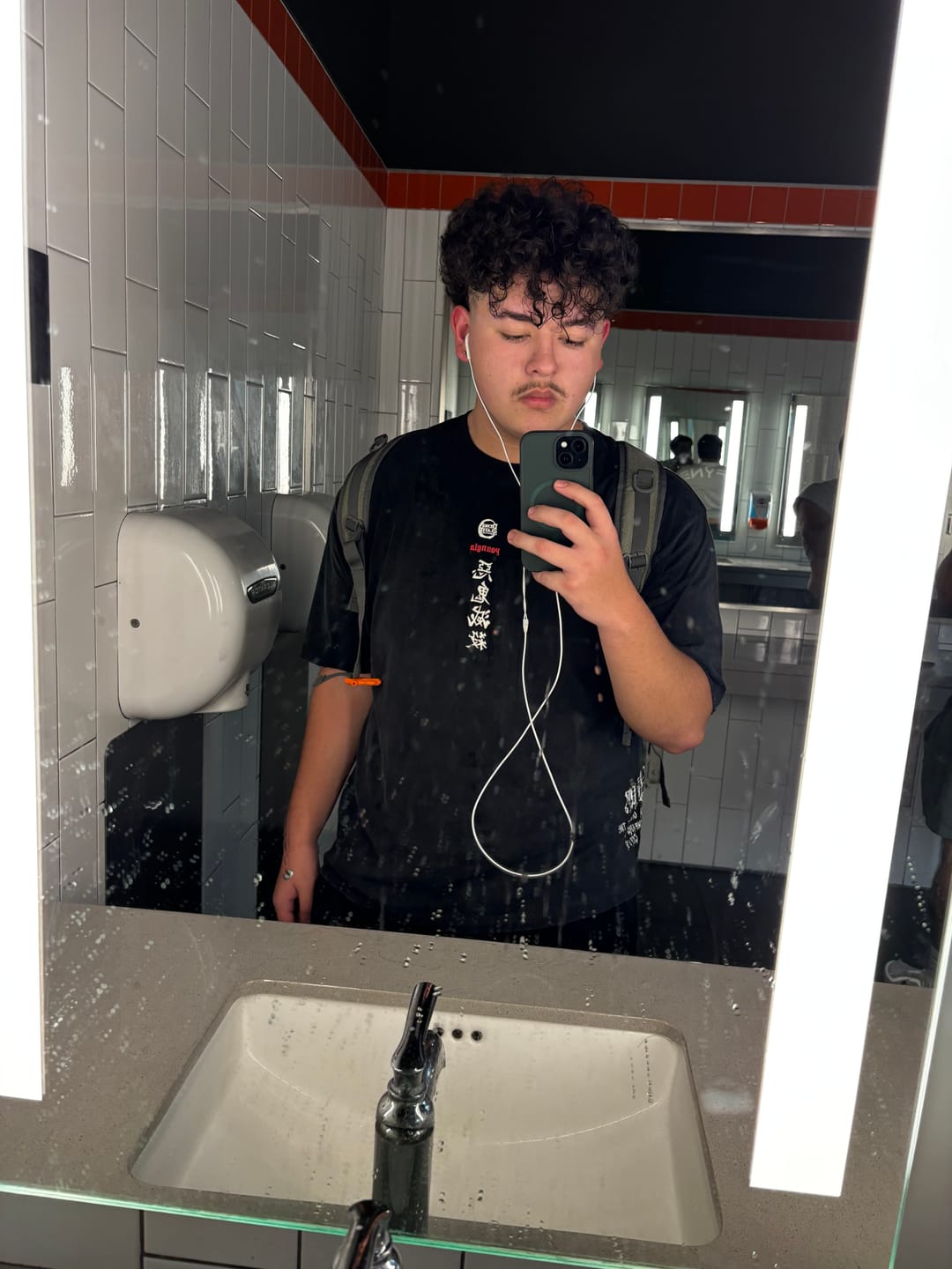 Customer photo review of 4297 - Demon Slayer: Kimetsu no Yaiba - Anime Tees